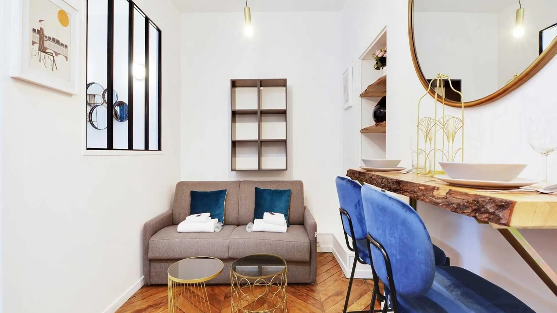 Chic Apartment In Paris For Couple 0*,